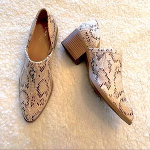 CROWN VINTAGE Morrison Snake Print Booties 7.5